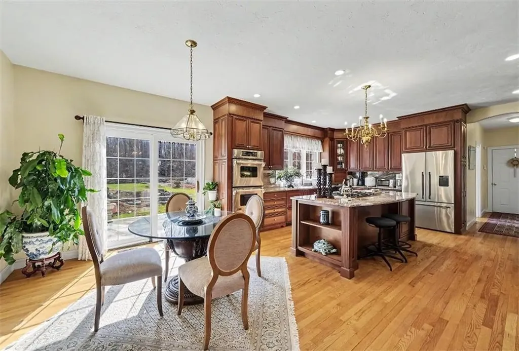 13 West Butterfly Way Lincoln RI 028654