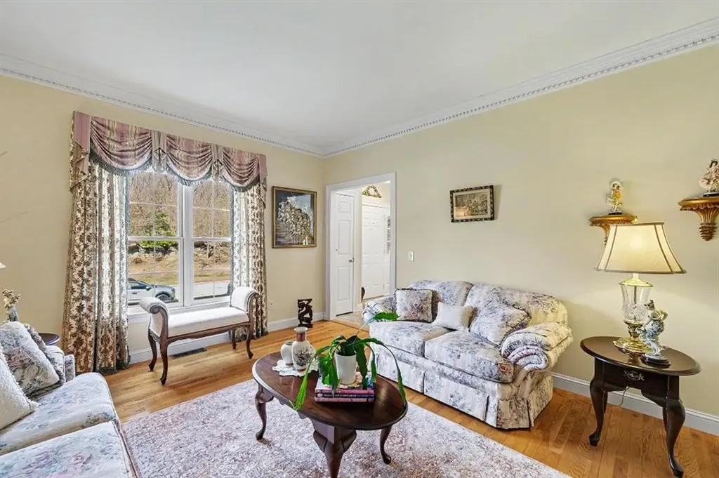 13 West Butterfly Way Lincoln RI 028654