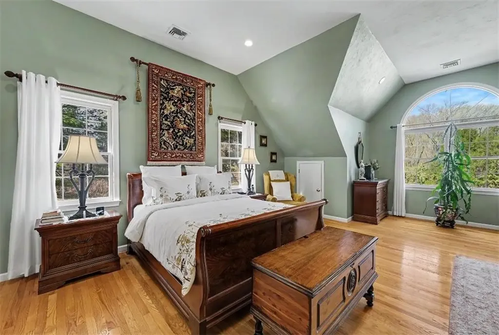 13 West Butterfly Way Lincoln RI 028654