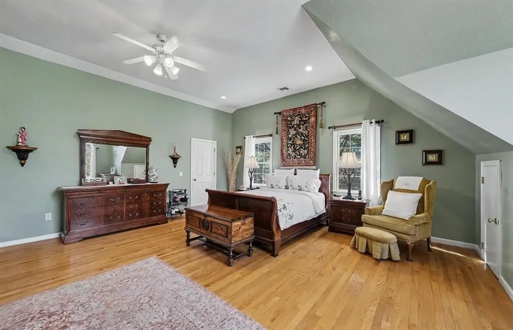 13 West Butterfly Way Lincoln RI 028654