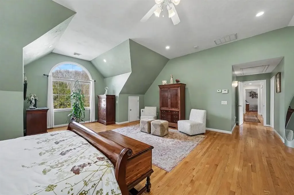 13 West Butterfly Way Lincoln RI 028654