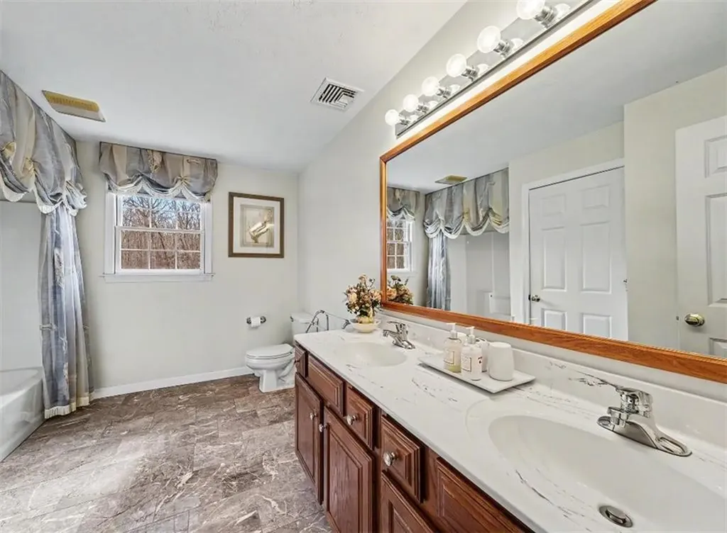 13 West Butterfly Way Lincoln RI 028654