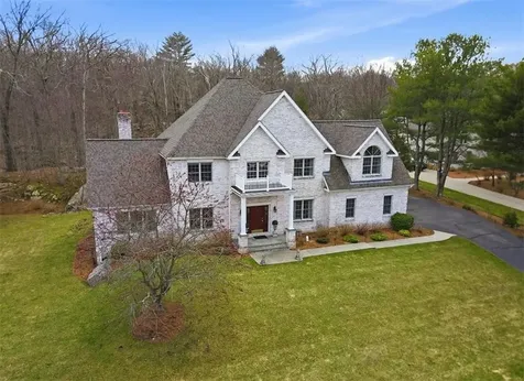 13 West Butterfly Way Lincoln RI 028654