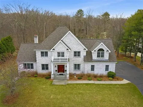 13 West Butterfly Way Lincoln RI 028654