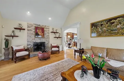 13 West Butterfly Way Lincoln RI 028654