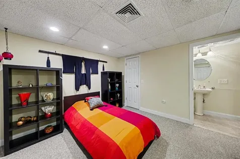 13 West Butterfly Way Lincoln RI 028654