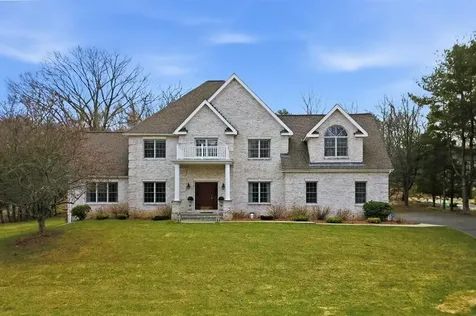 13 West Butterfly Way Lincoln RI 028654