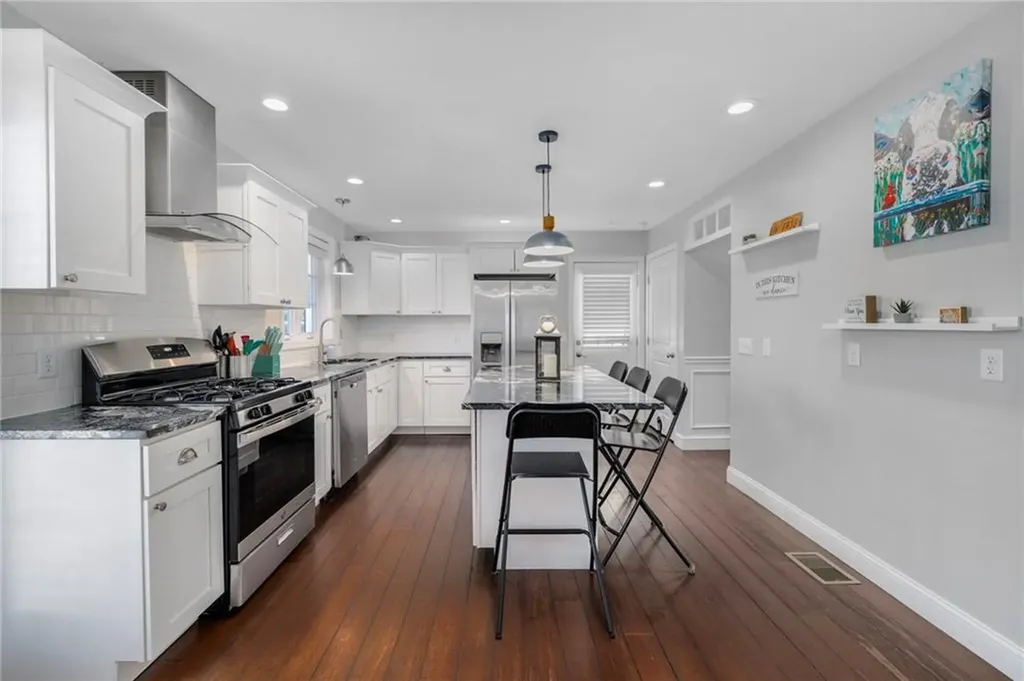 23 Annie Street Providence RI 02908