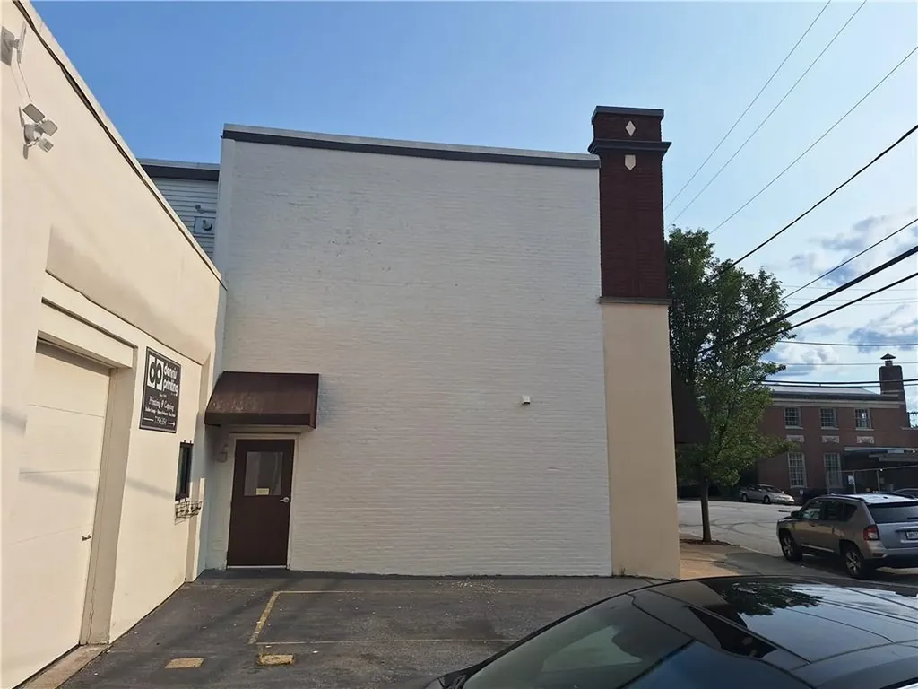 69 Montgomery Street Pawtucket RI 02860