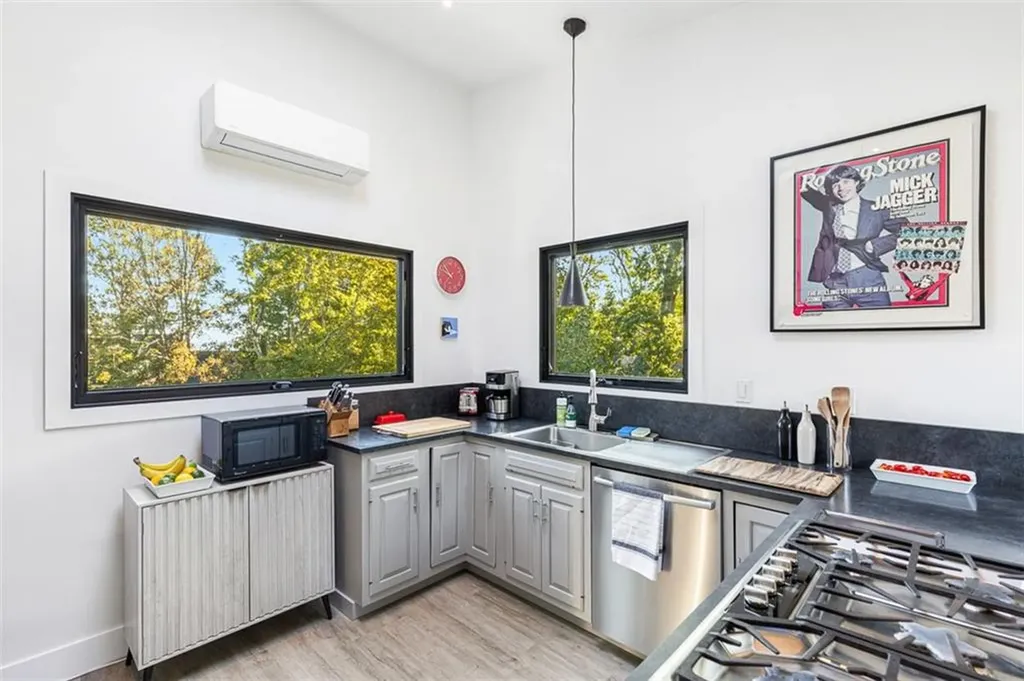 18 Collins Terrace Jamestown RI 02835