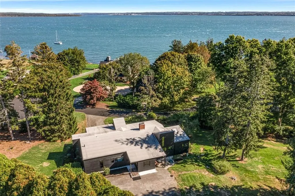 18 Collins Terrace Jamestown RI 02835