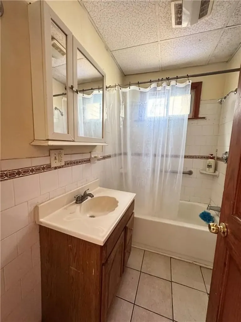 166 Bath Street Providence RI 02908