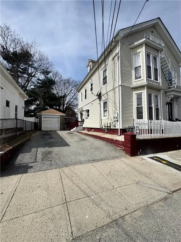 166 Bath Street Providence RI 02908