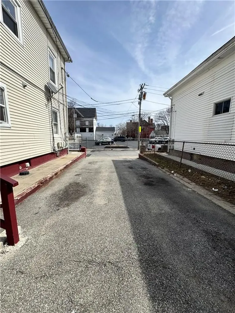 166 Bath Street Providence RI 02908