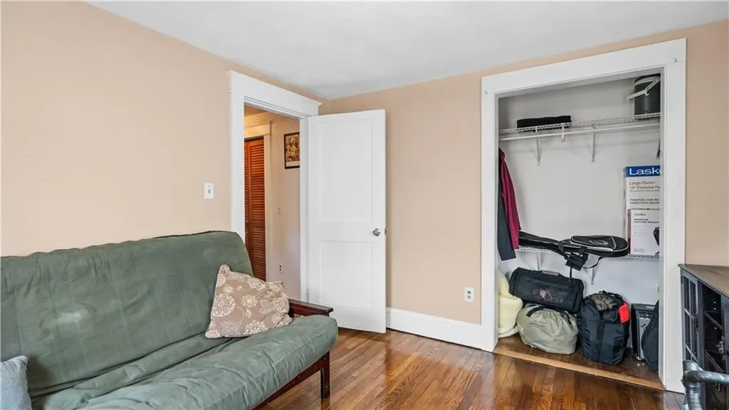 103 Oakland Avenue Cranston RI 02910