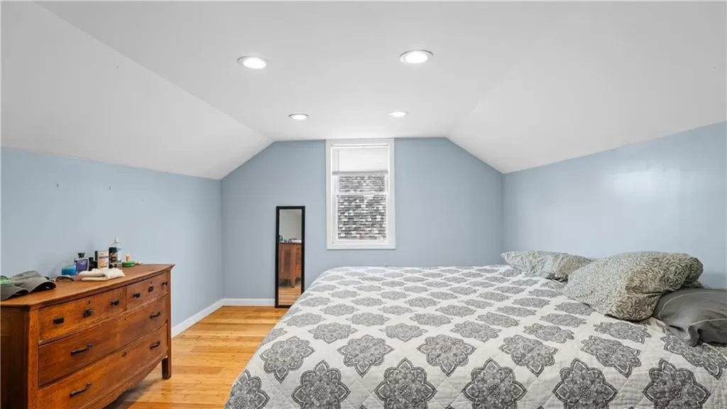 103 Oakland Avenue Cranston RI 02910