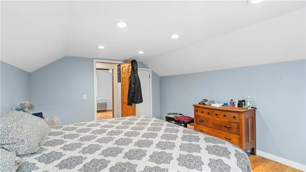 103 Oakland Avenue Cranston RI 02910
