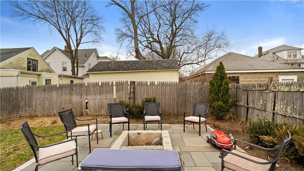 103 Oakland Avenue Cranston RI 02910