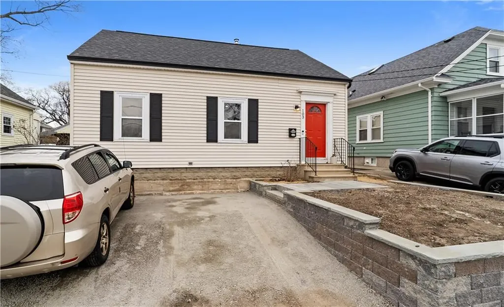 103 Oakland Avenue Cranston RI 02910