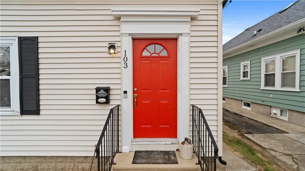 103 Oakland Avenue Cranston RI 02910