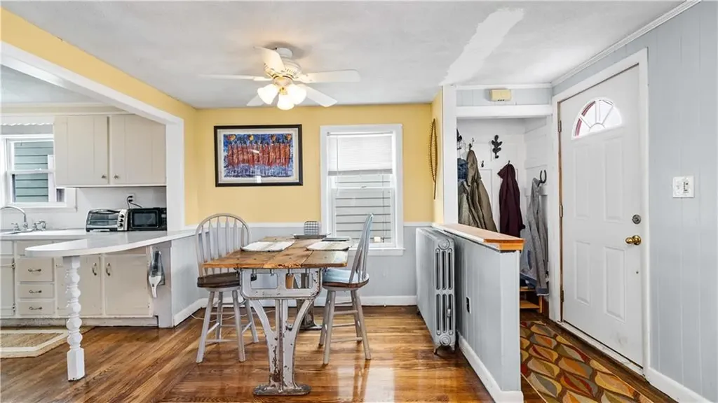 103 Oakland Avenue Cranston RI 02910
