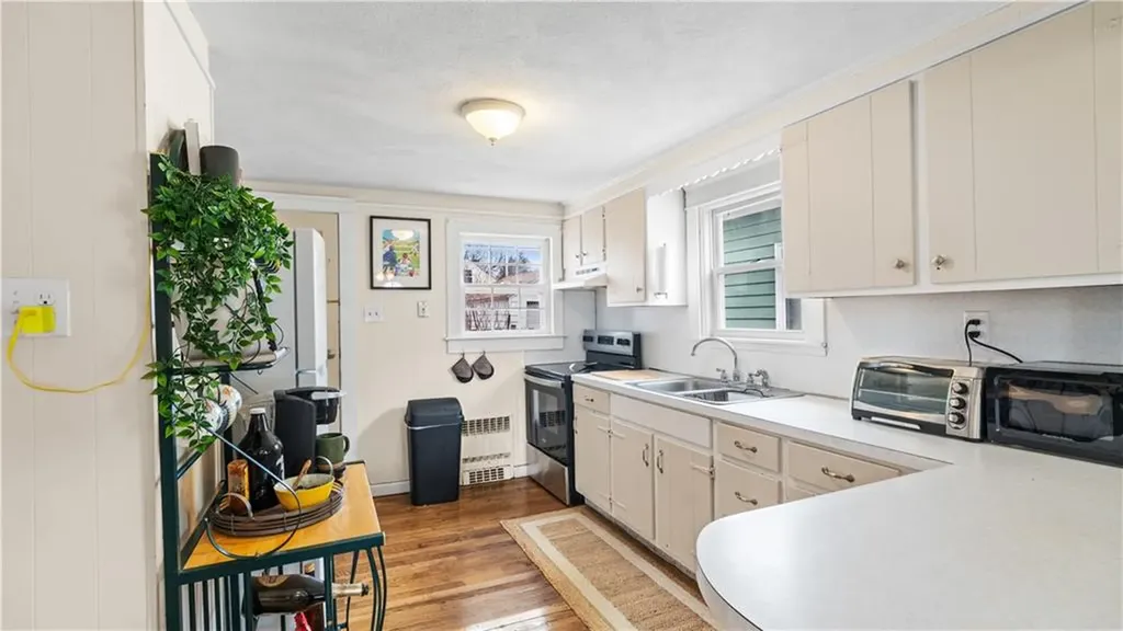 103 Oakland Avenue Cranston RI 02910