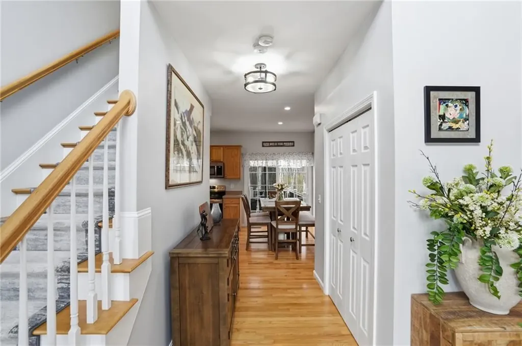 52 Hummingbird Lane Cranston RI 02921