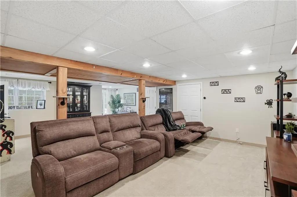 52 Hummingbird Lane Cranston RI 02921