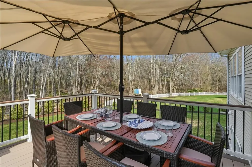 52 Hummingbird Lane Cranston RI 02921