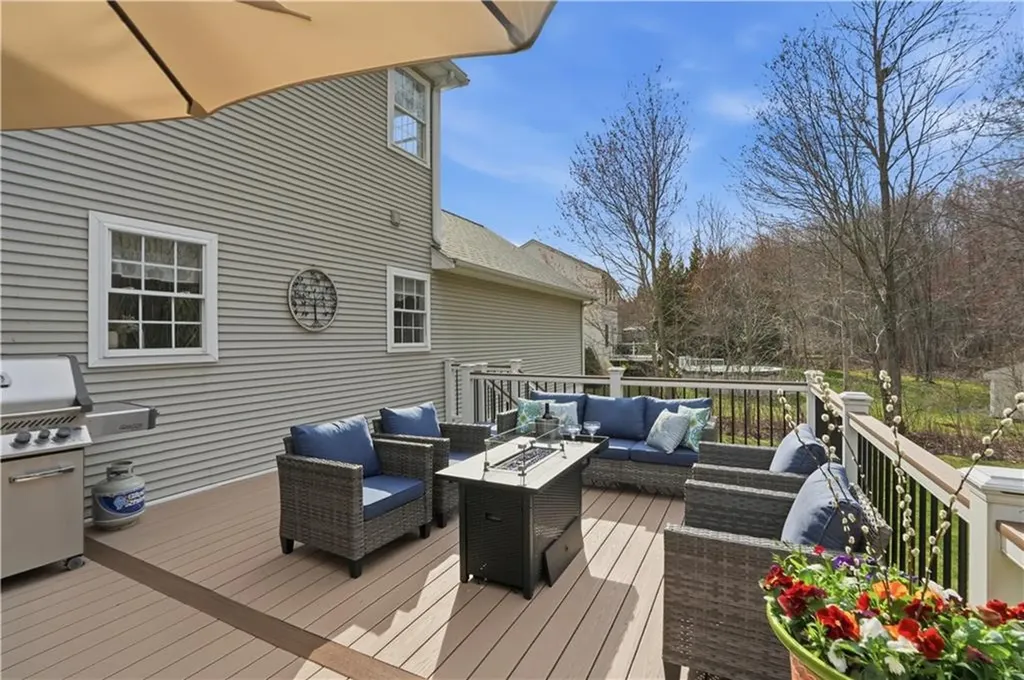 52 Hummingbird Lane Cranston RI 02921