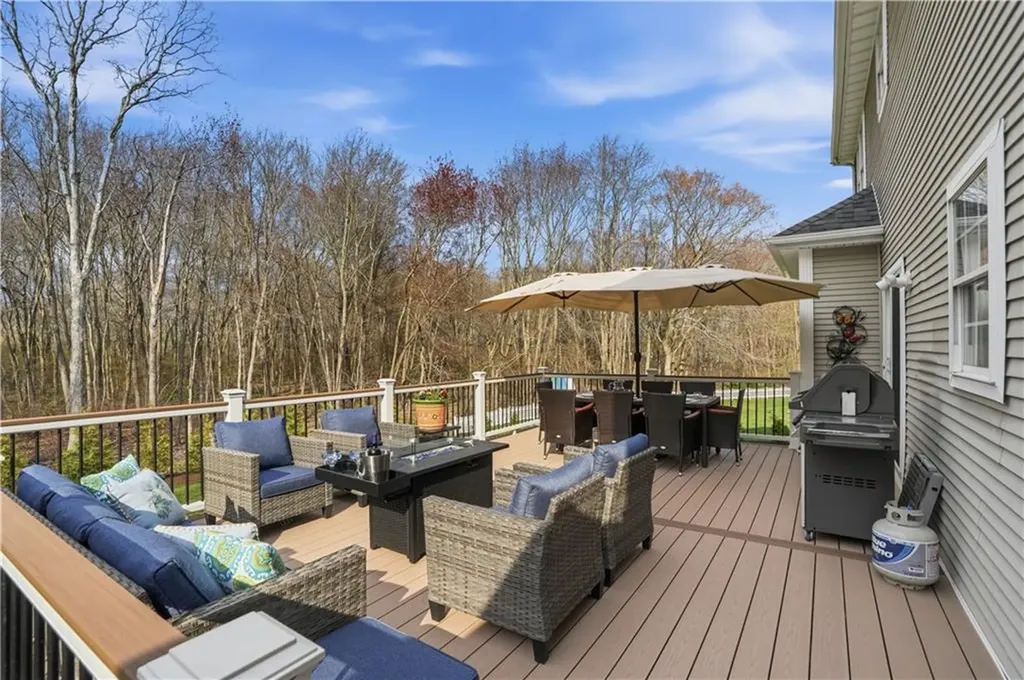 52 Hummingbird Lane Cranston RI 02921