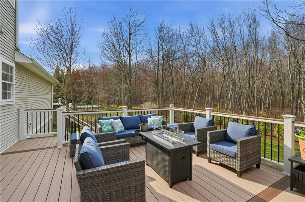 52 Hummingbird Lane Cranston RI 02921