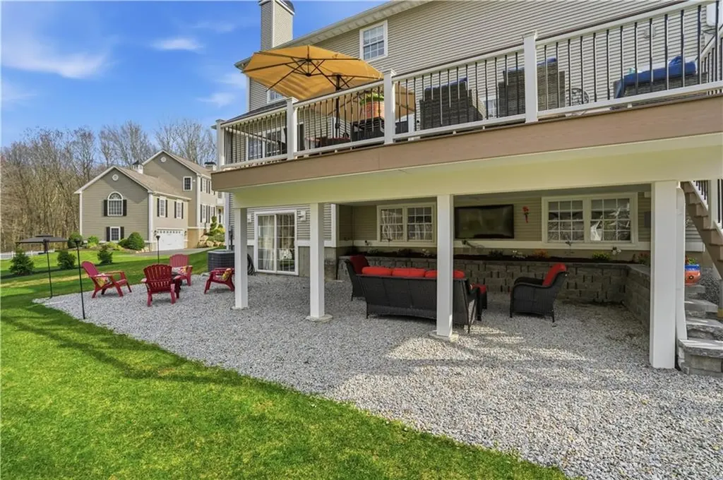 52 Hummingbird Lane Cranston RI 02921