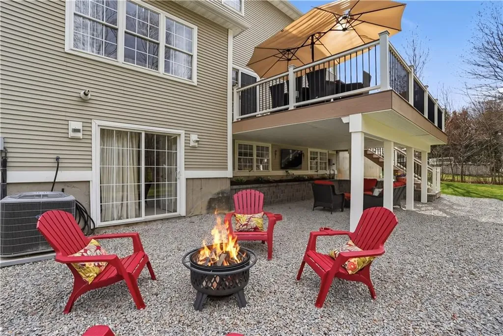 52 Hummingbird Lane Cranston RI 02921