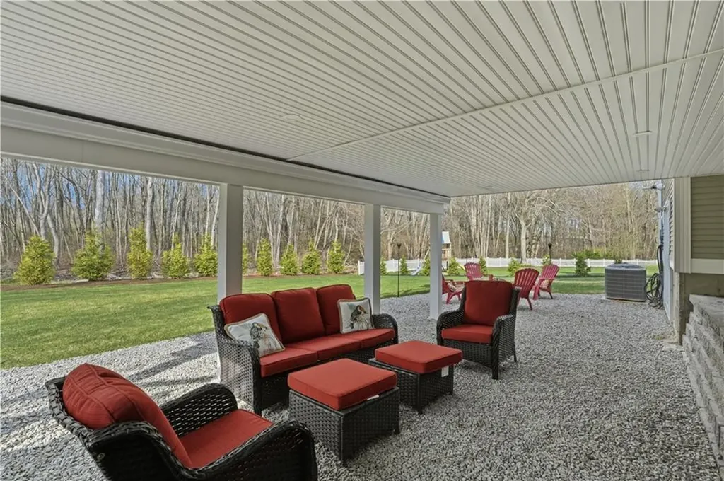 52 Hummingbird Lane Cranston RI 02921