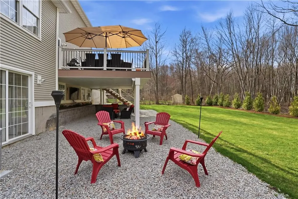52 Hummingbird Lane Cranston RI 02921