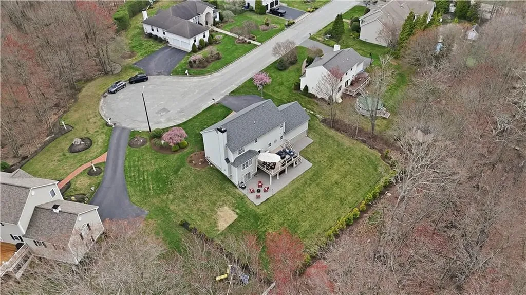 52 Hummingbird Lane Cranston RI 02921