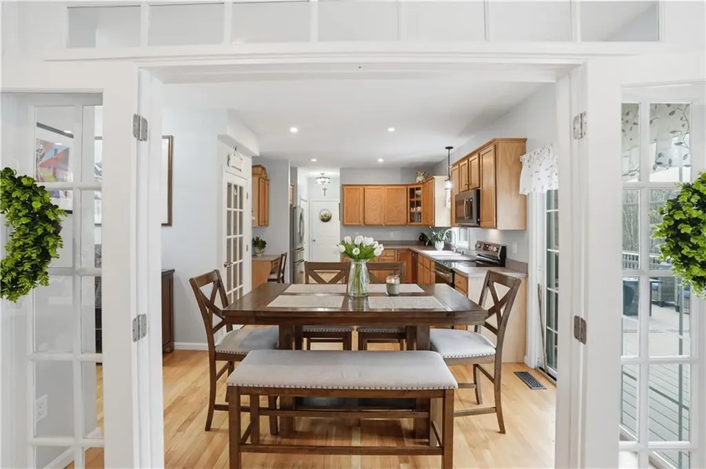 52 Hummingbird Lane Cranston RI 02921