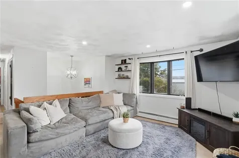 118 King Phillip Street Portsmouth RI 02871