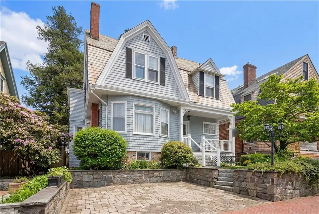 34 Bull Street Newport RI 02840