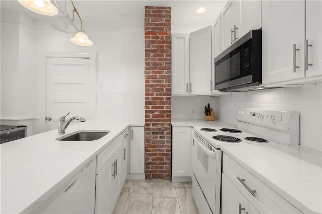 34 Bull Street Newport RI 02840