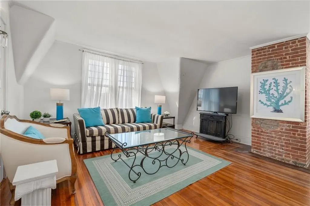 34 Bull Street Newport RI 02840
