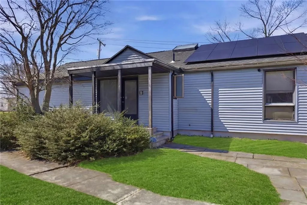 111 Roger Williams Circle Cranston RI 02905