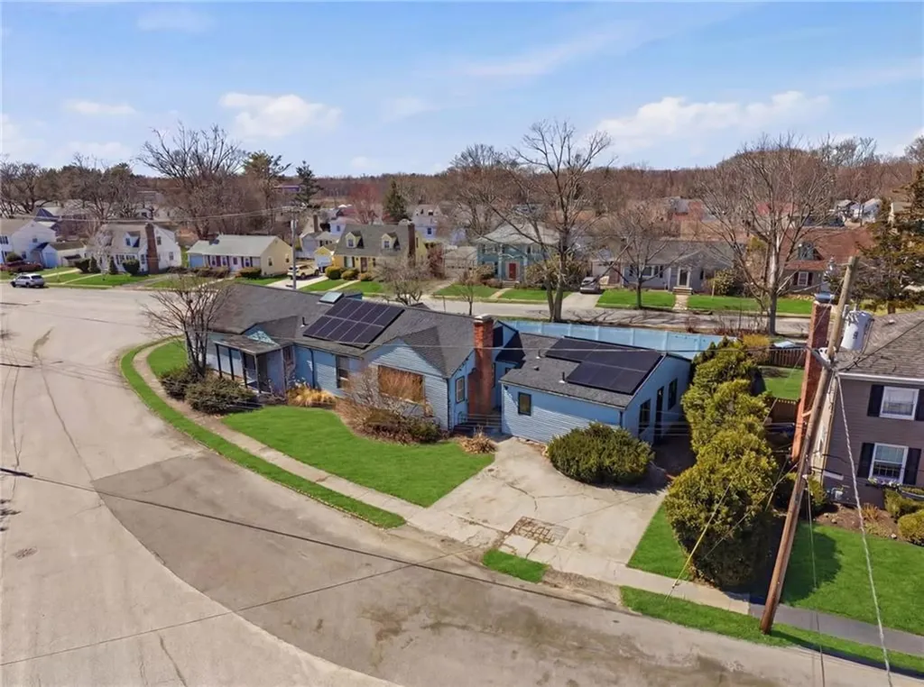 111 Roger Williams Circle Cranston RI 02905