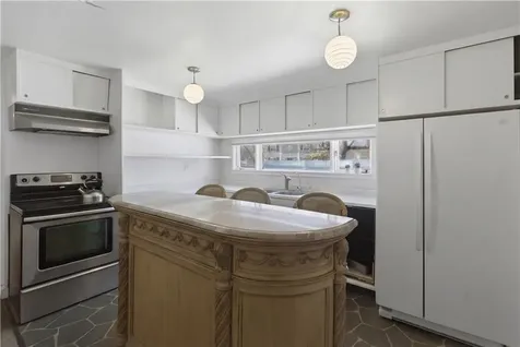 111 Roger Williams Circle Cranston RI 02905