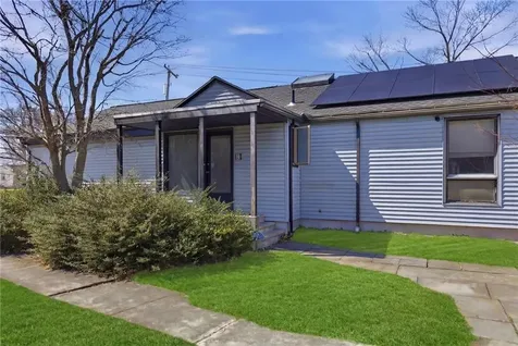 111 Roger Williams Circle Cranston RI 02905