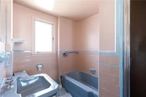 111 Roger Williams Circle Cranston RI 02905
