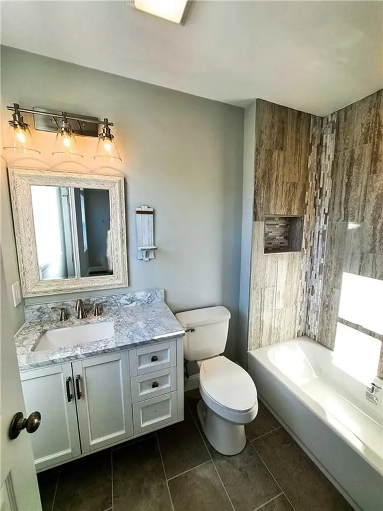 33 Grand Street Providence RI 02907