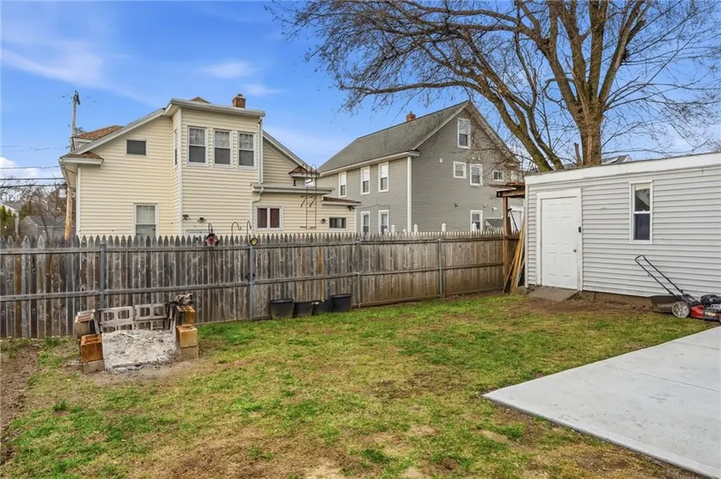 46 Slade Street Pawtucket RI 02861