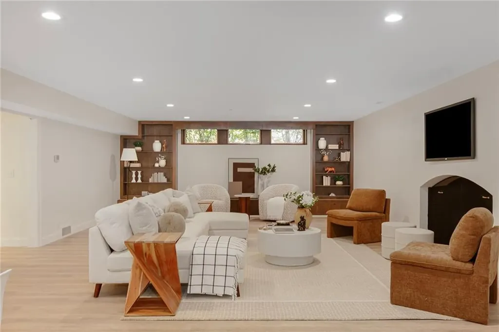25 Linden Drive Providence RI 02906